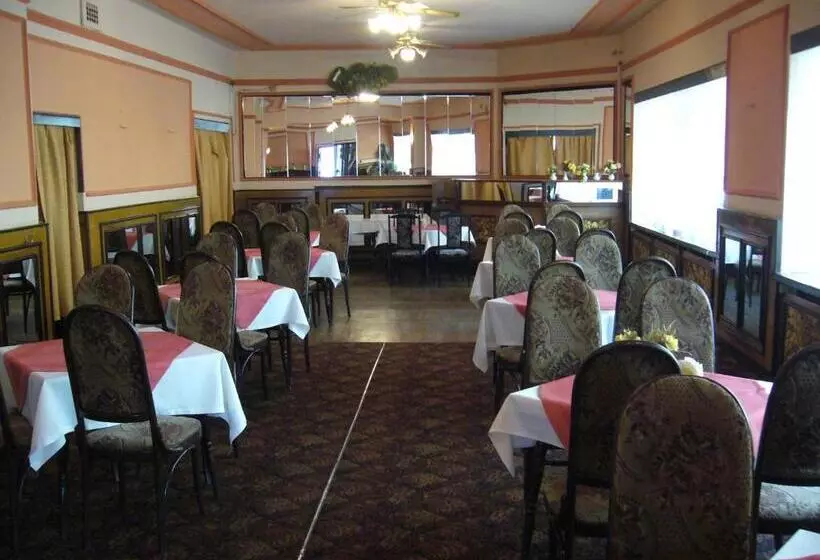 ペンション Karet Obiekt Hotelowy