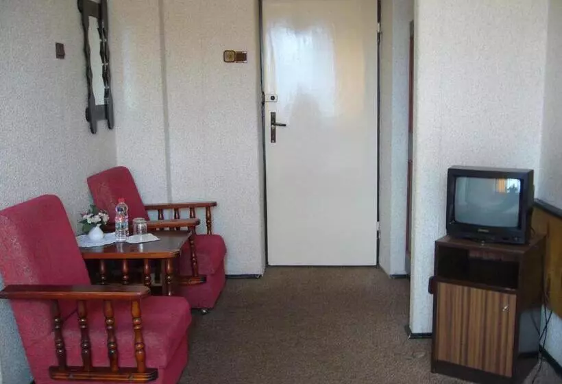 ペンション Karet Obiekt Hotelowy