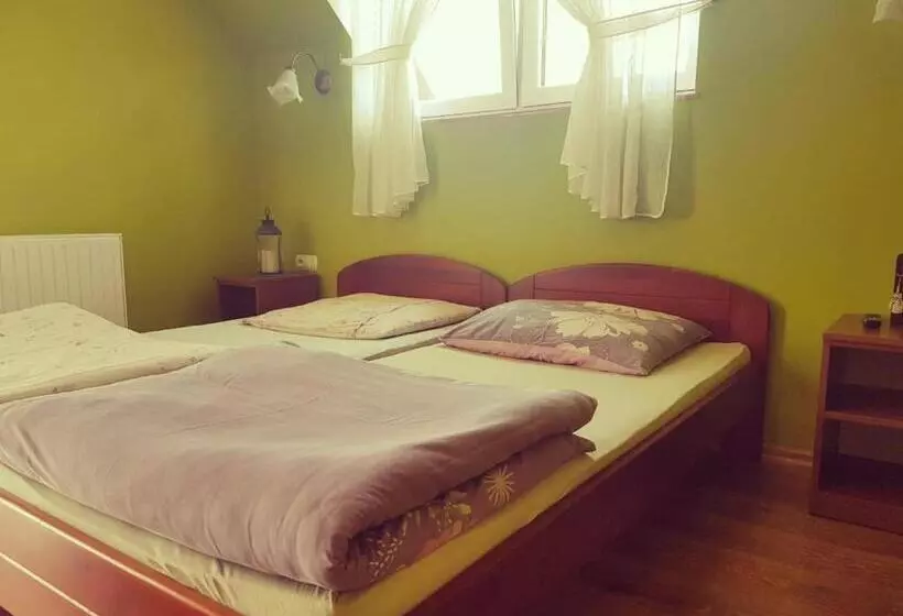 Majatalo Noclegi U Dyncyka