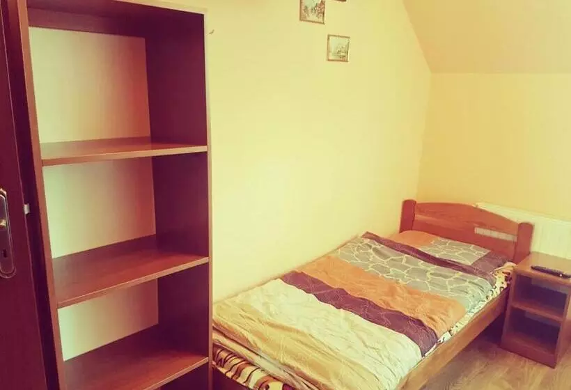 Majatalo Noclegi U Dyncyka