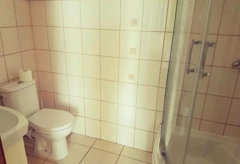 Majatalo Noclegi U Dyncyka