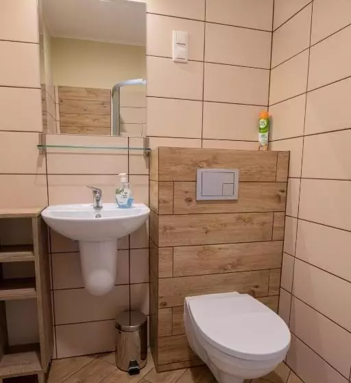 Majatalo Pokoje Gościnne Butryny