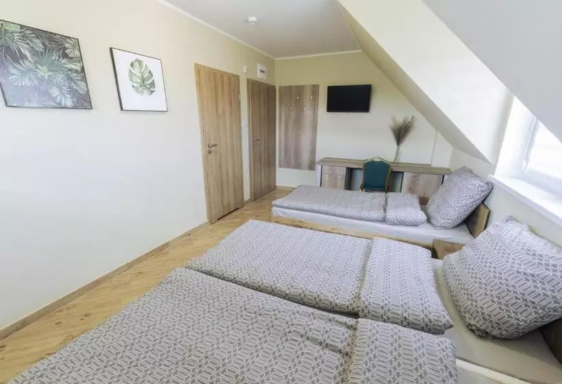 Majatalo Pokoje Gościnne Butryny