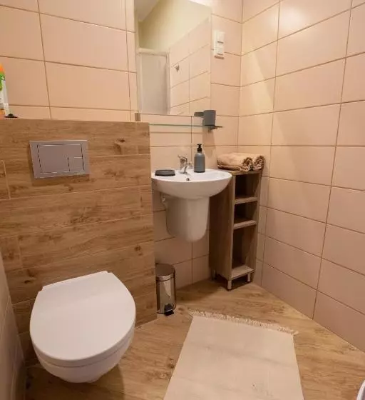 Majatalo Pokoje Gościnne Butryny