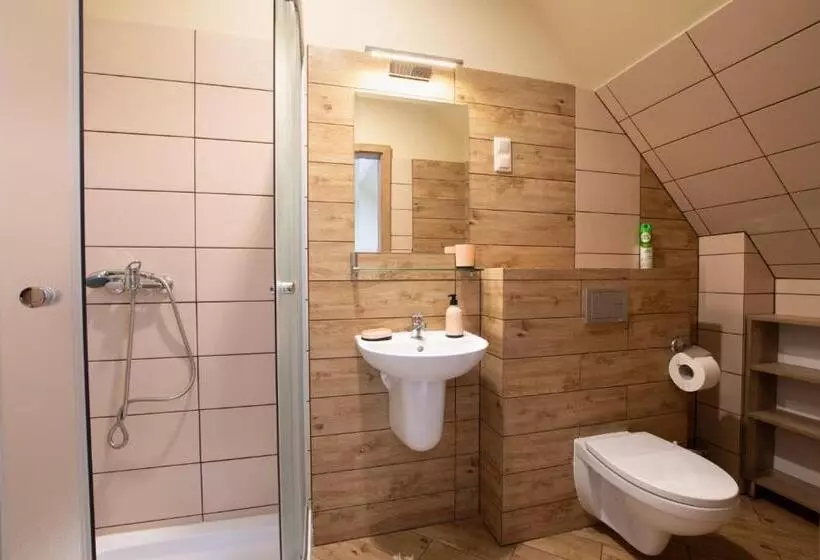 Majatalo Pokoje Gościnne Butryny