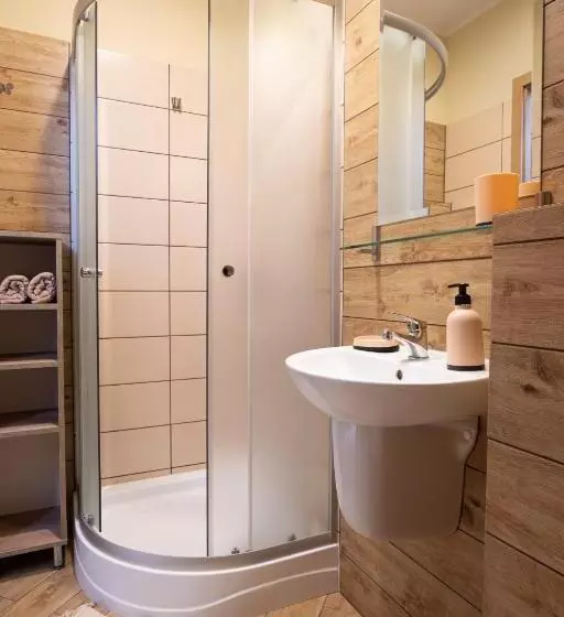 Majatalo Pokoje Gościnne Butryny