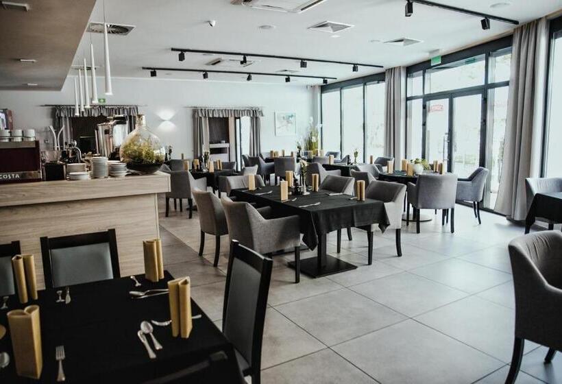 Пансион Restauracja Park Szwajcaria