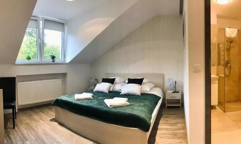 پانسیون Restauracja Park Szwajcaria