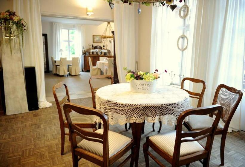 리조트 Dworek Wymysłowo