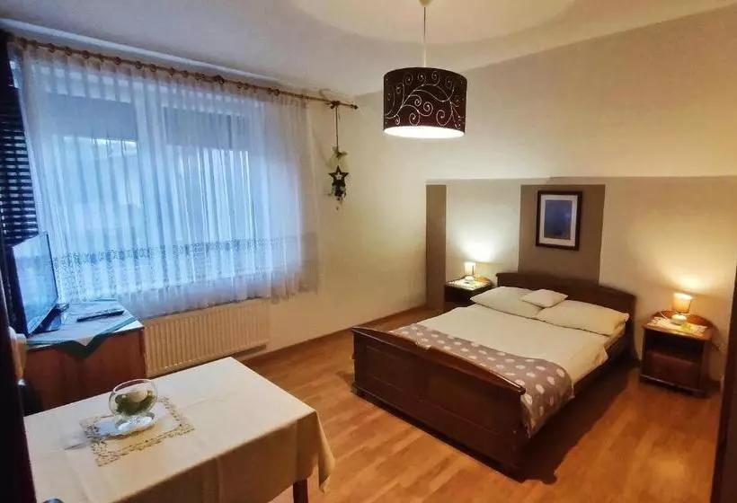 Retkeilymaja Noclegi U Maxa