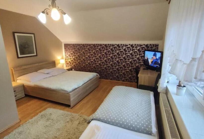 הוסטל Noclegi U Maxa