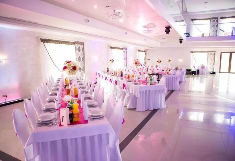 Retkeilymaja Zajazd Sebory