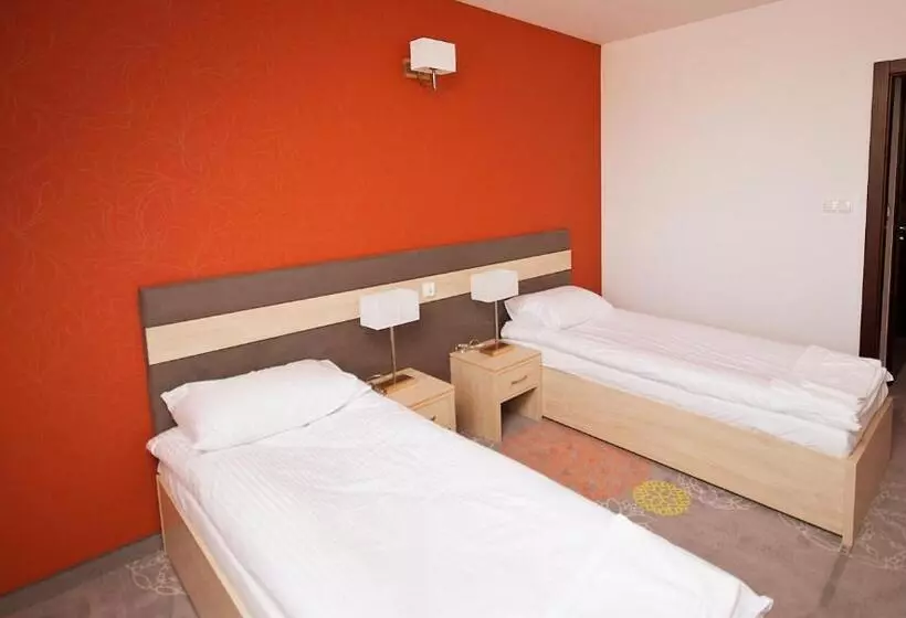 Retkeilymaja Zajazd Sebory