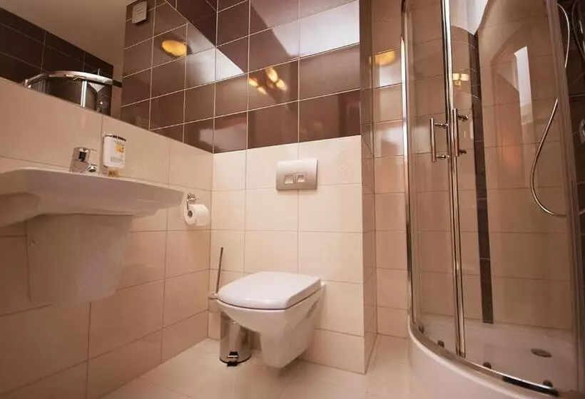 Retkeilymaja Zajazd Sebory