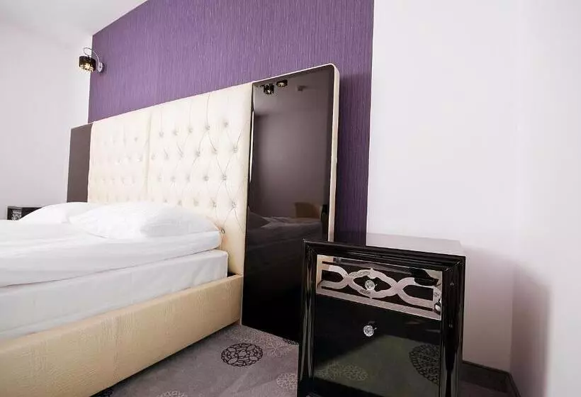 Retkeilymaja Zajazd Sebory