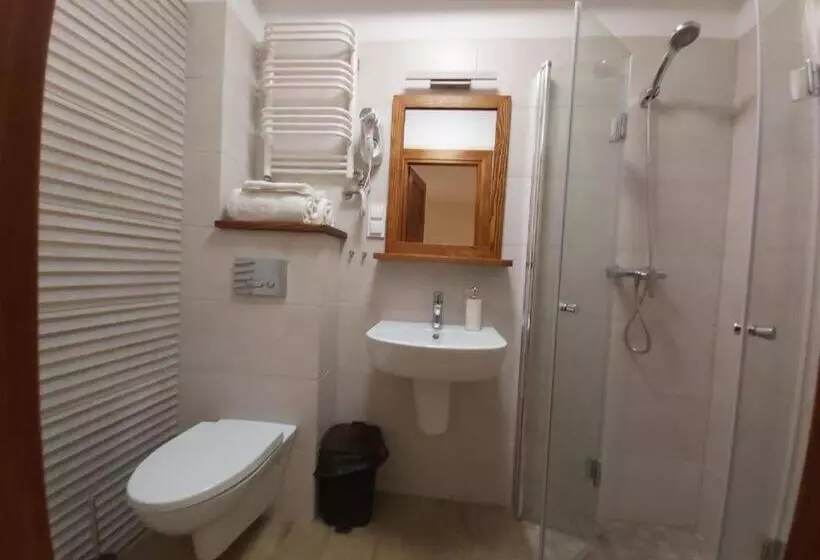Aamiaismajoitus (B&B) Gościniec Król Sielaw
