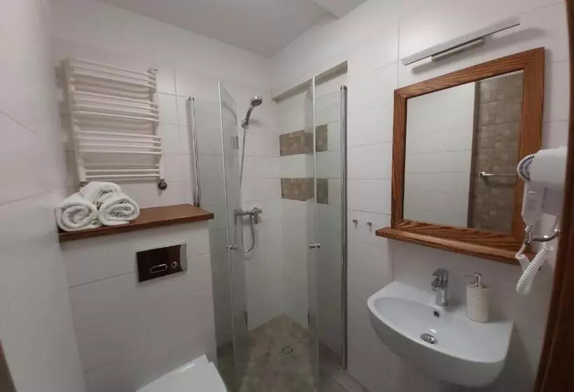 Aamiaismajoitus (B&B) Gościniec Król Sielaw