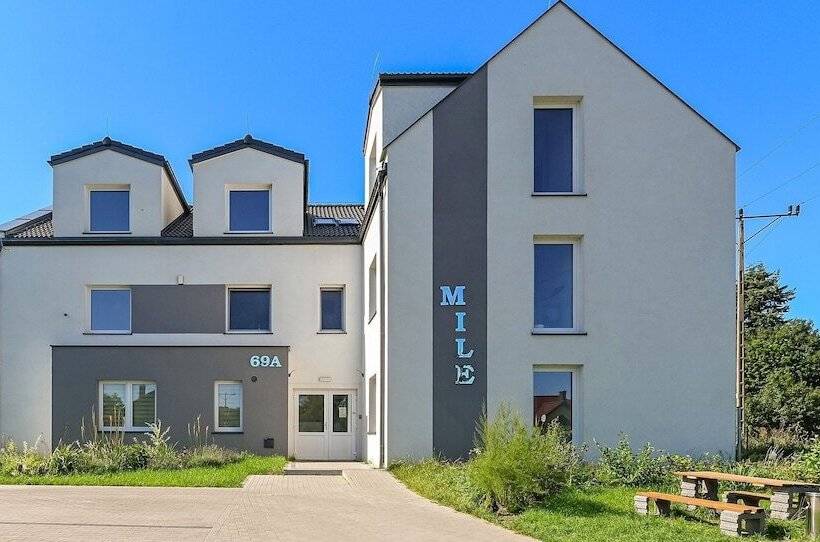 مبيت وإفطار Mile Gdansk Airport & Parking Długoterminowy