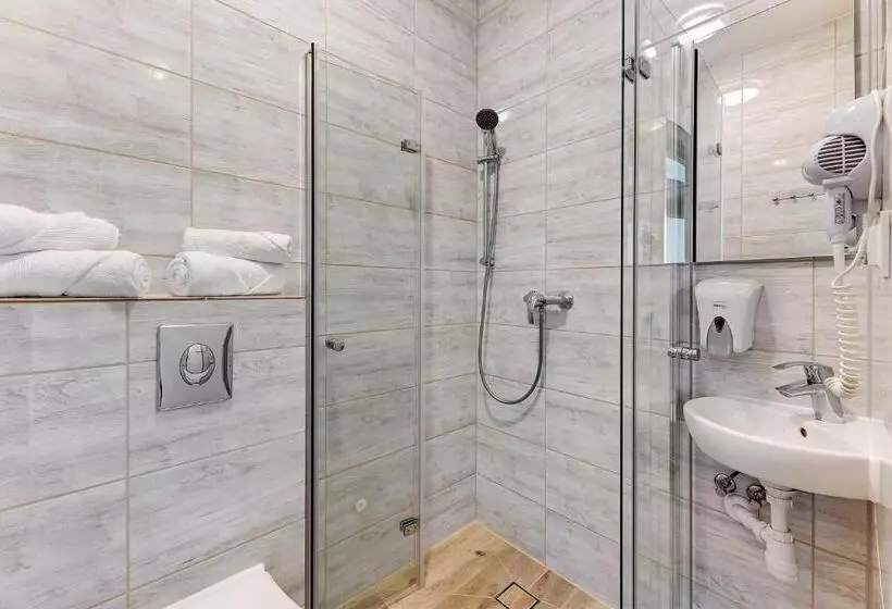 Aamiaismajoitus (B&B) Mile Gdansk Airport & Parking Długoterminowy