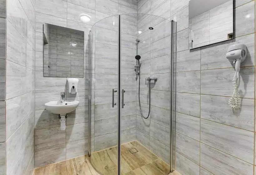 Aamiaismajoitus (B&B) Mile Gdansk Airport & Parking Długoterminowy