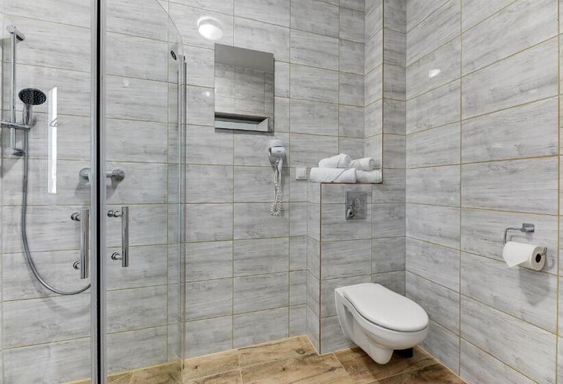 مبيت وإفطار Mile Gdansk Airport & Parking Długoterminowy