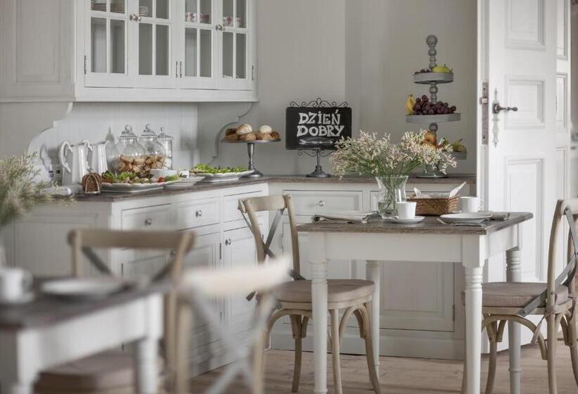 تختخواب و صبحانه Pałac Kamieniec