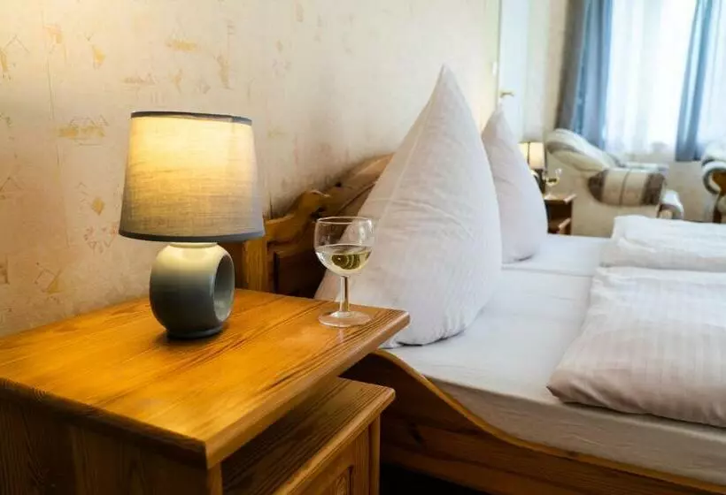 Aamiaismajoitus (B&B) Pensjonat Faryny