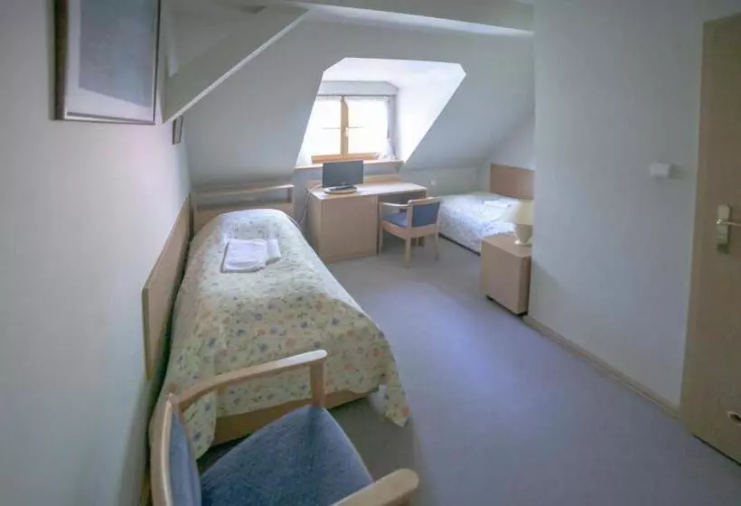 Aamiaismajoitus (B&B) Pensjonat Myśliwski