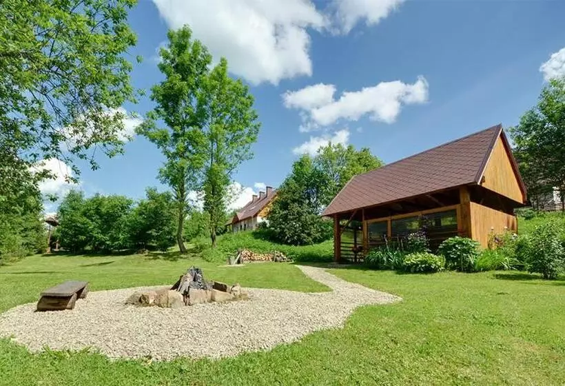 Aamiaismajoitus (B&B) Rezydencja Bukowy Dwór