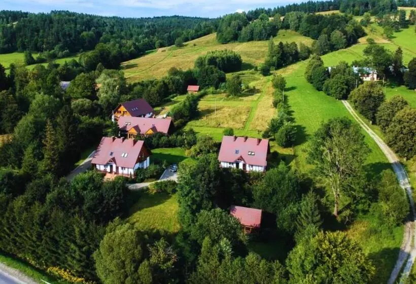 Aamiaismajoitus (B&B) Rezydencja Bukowy Dwór