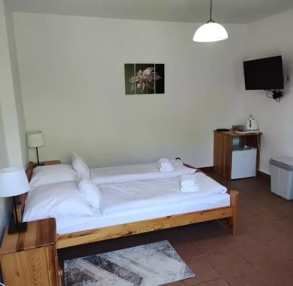 Aamiaismajoitus (B&B) Rezydencja Bukowy Dwór