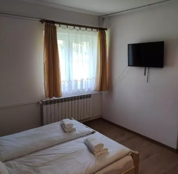 Aamiaismajoitus (B&B) Rezydencja Bukowy Dwór
