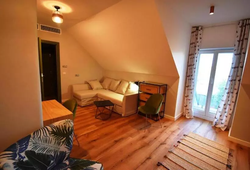 Aamiaismajoitus (B&B) Stoczek 1929