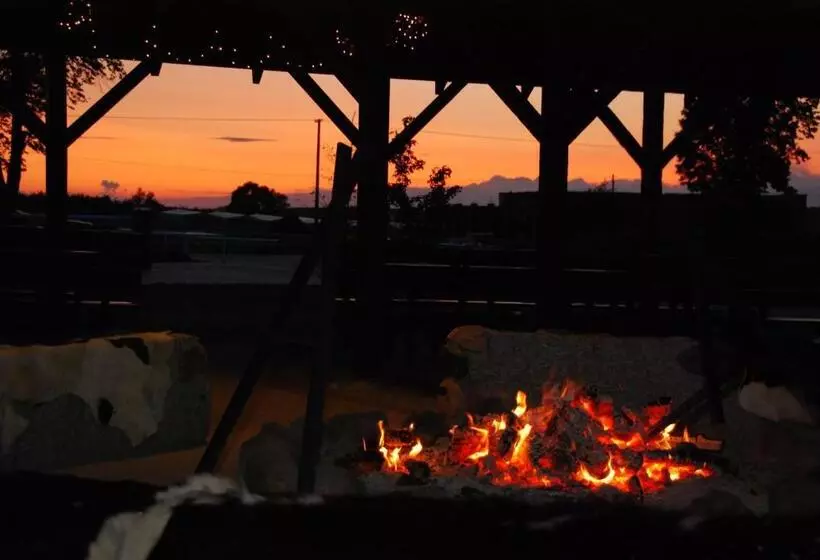 Aamiaismajoitus (B&B) Villa Natura