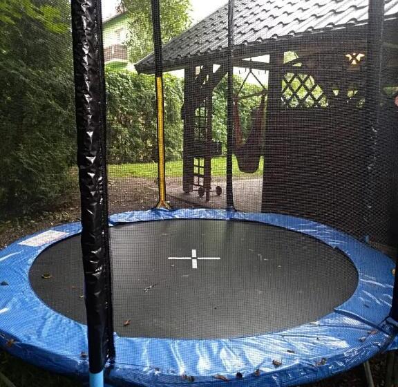 تختخواب و صبحانه Willa Akme