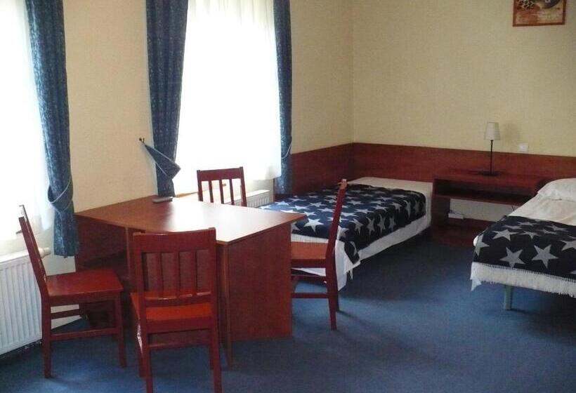 تختخواب و صبحانه Willa Akme