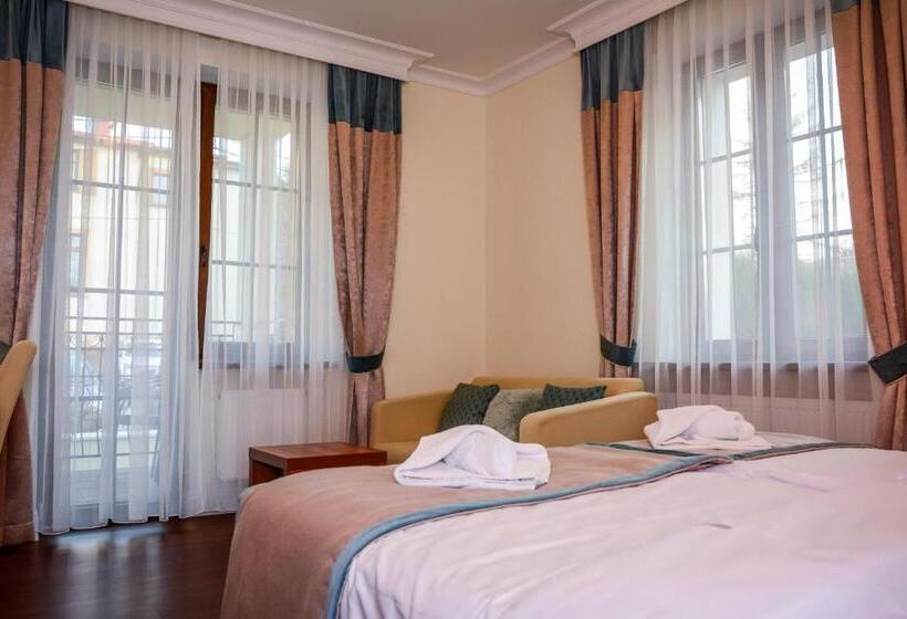 تختخواب و صبحانه Willa Anna