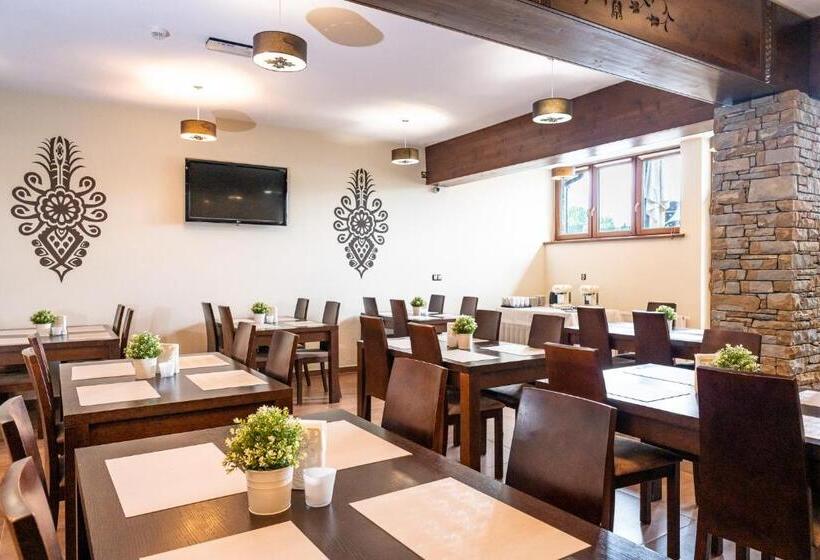 민박 Willa Szafran