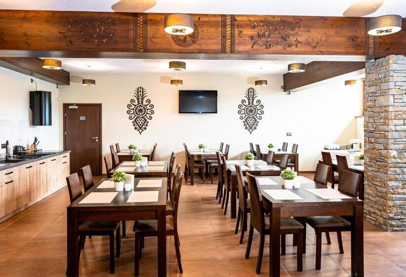 민박 Willa Szafran