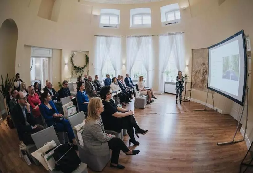 Hotelli Pałac Pakosław