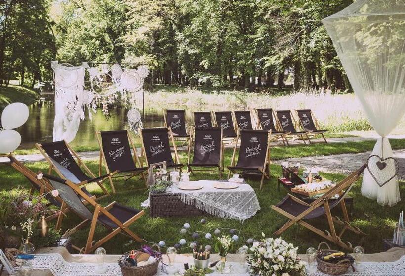 ホテル Pałac Pakosław