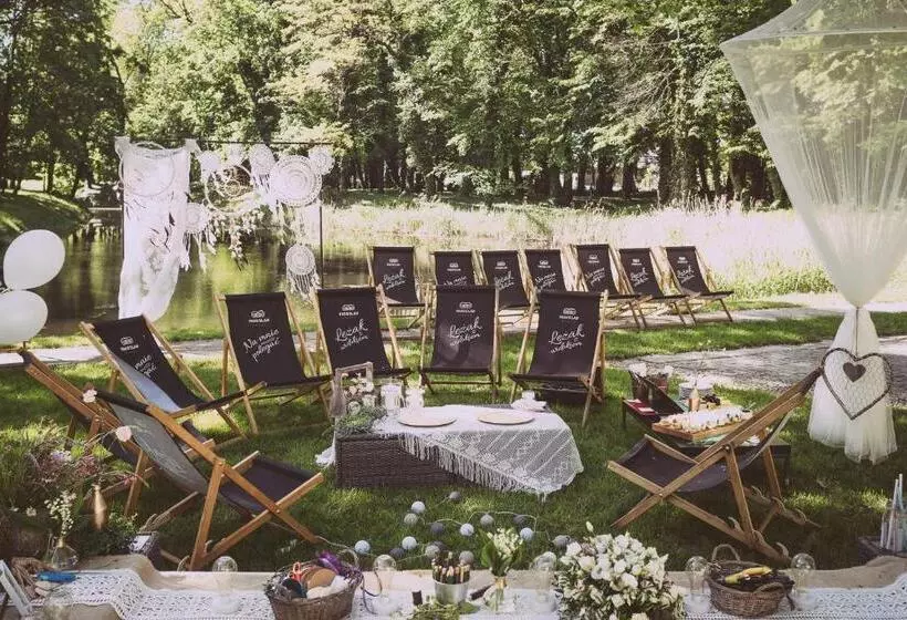 Hotelli Pałac Pakosław