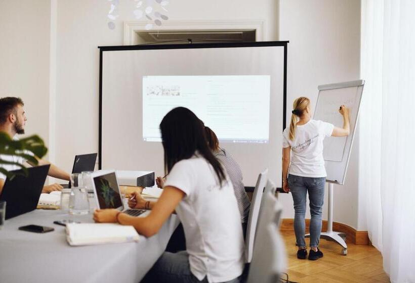 ホテル Pałac Pakosław