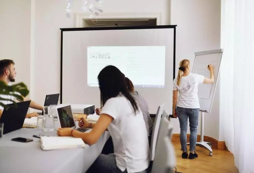 Hotelli Pałac Pakosław