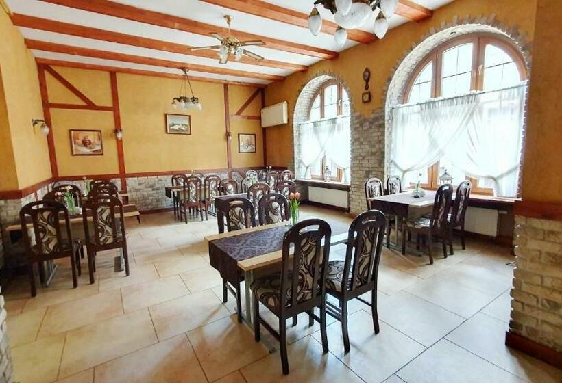 Отель Pokoje Do Wynajęcia Piastowska