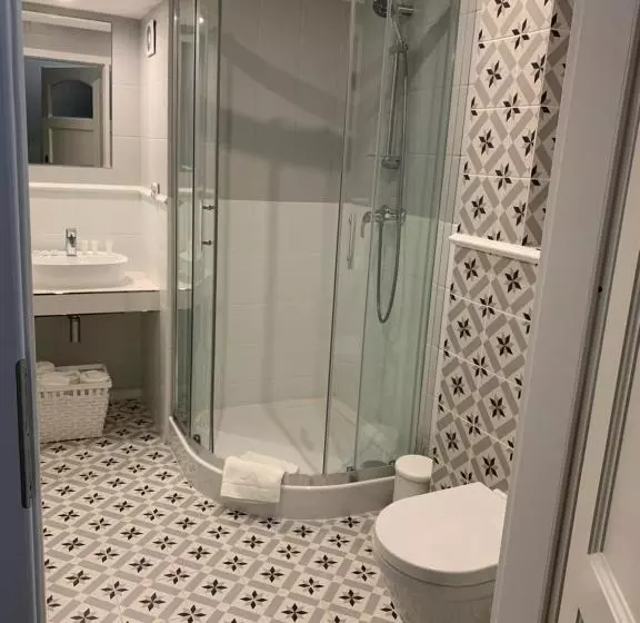 Szafirowy Dwór Hotel & Restauracja