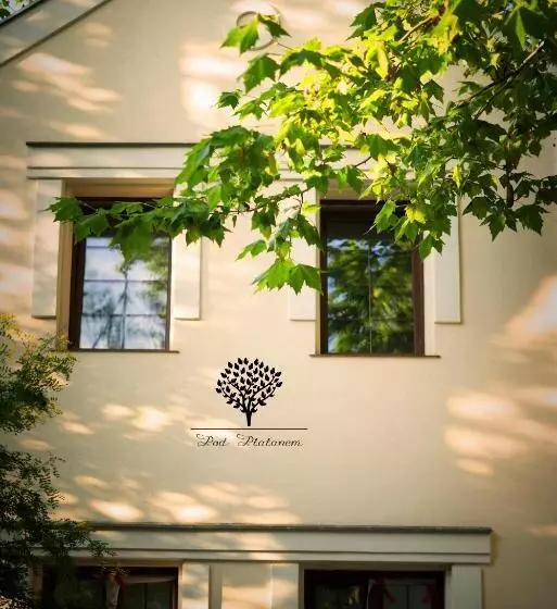 Szafirowy Dwór Hotel & Restauracja