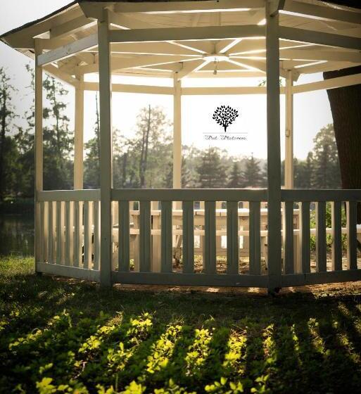 Szafirowy Dwór Hotel & Restauracja