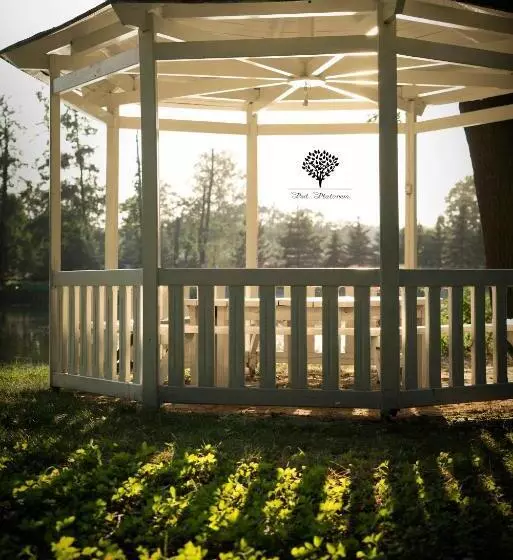 Szafirowy Dwór Hotel & Restauracja