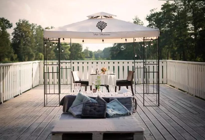 Szafirowy Dwór Hotel & Restauracja